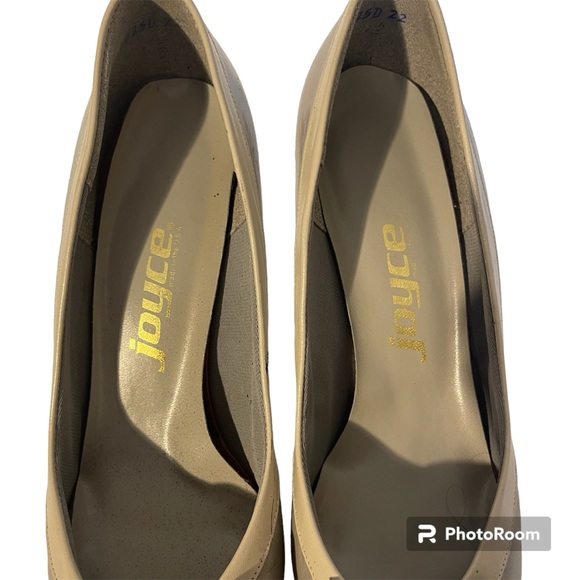 Grey and white Joyce bow heels. Size 8.5 - Picture 2 of 6